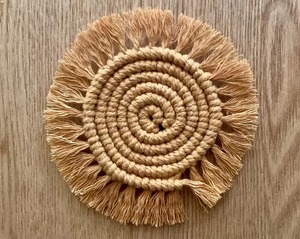 Tapete de mesa bohemio tejido a mano con acento decorativo para mesa de comedor, mesa de centro, sala de estar y estilo interior moderno - Product Image 2