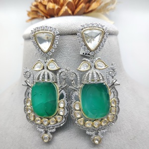 Diseñador elegante Esmeralda Kundan diamante pendientes colgantes perfecto estilo étnico festivo para mujeres niñas para fiestas bodas regalo - Product Image 1