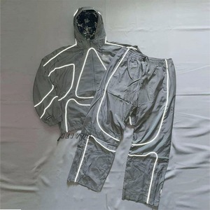 Chaqueta Cortavientos de Satén Tejido Unisex con Logotipo Personalizado, de Invierno, de Secado Rápido, con Franja Reflectante, de Alta Calidad, con Forro de Malla a Cuadros y Cremallera con Capucha - Product Image 5