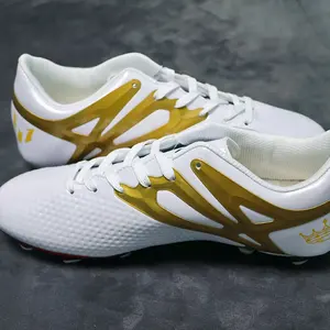 FG zapatos <span class=keywords><strong>de</strong></span> fútbol <span class=keywords><strong>de</strong></span> alta calidad para hombre tacos <span class=keywords><strong>de</strong></span> fútbol <span class=keywords><strong>de</strong></span> césped antideslizantes para niños TF/FG botas <span class=keywords><strong>de</strong></span> fútbol <span class=keywords><strong>de</strong></span> entrenamiento Chuteira <span class=keywords><strong>Campo</strong></span> 35-45 - Product Image 4