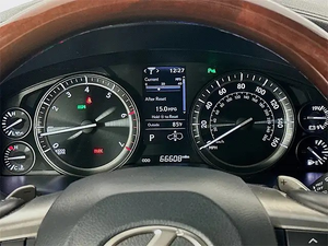 Clean 2020 L E X U S LX 570 edición blanca SUV 5.7L modelo LX 570 vehículo barato en venta - Product Image 4