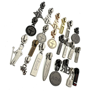 หัวเข็มขัดโลหะตกแต่งสีทองบรอนซ์ แบรนด์สินค้าตามสั่ง ปราศจากนิกเกิล สำหรับตกแต่งเสื้อผ้า เข็มขัด และกระเป๋า - Product Image 4