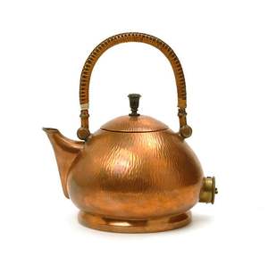 Large premium antique copper tea kettle with a stylish finished and handle for smooth and efficient tea brewing - Product Image 5