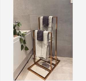 Práctico Toallero de Hierro que Brinda Orden en el Baño, Almacenamiento Colgante Confiable, Materiales Duraderos, Utilidad Simple - Product Image 1