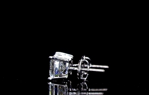 Boucles d'oreilles uniques en or blanc 14K avec diamants de laboratoire - Product Image 2