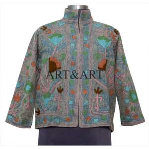 Chaqueta Suzani de Algodón Acolchada y Bordada, Prenda Exterior Étnica Colorida - Product Image 1