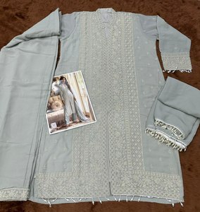 Tela Georgette Sintética de Alta Calidad con Múltiples Detalles y Lentejuelas, Salwar Kameez de Diseño hasta la Rodilla / Ropa Regional Pakistaní - Product Image 4