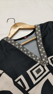 Bollywood inspiré rampe prêt col en V numérique imprimé mousseline soie Kurti ensemble tenue de fête de mariage avec taille et choix de couleur - Product Image 4