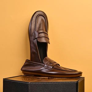 Chaussures décontractées légères avec semelle absorbant la transpiration et structure flexible, chaussures de tous les jours pour hommes, chaussures en cuir - Product Image 2