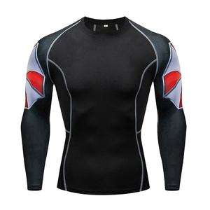 Rash Guard pour hommes avec logo personnalisé et caractéristiques anti-UV respirantes à séchage rapide Concevez vos propres manches de sublimation fabriquées au Pakistan - Product Image 4