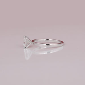 Anillos finos de oro sólido de 18 quilates personalizables, anillo de compromiso de estilo moderno, certificado IGI, solitario de diamante de corte princesa cultivado en laboratorio - Product Image 3