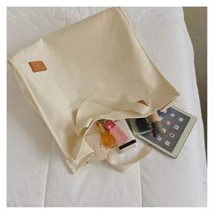 Sac de plage en toile personnalisé pour femmes avec deux sangles Fabriqué au Vietnam Utilisation promotionnelle Personnalisable Sans marque - Product Image 5