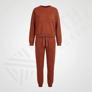 Ensemble de survêtement décontracté personnalisé avec logo pour hommes et femmes, respirant, léger, 100% polyester, avec sweat-shirt à capuche et pantalon de survêtement - Product Image 1