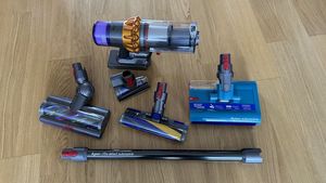 สินค้าใหม่มาถึงแล้ว พร้อมรับประกัน 2025 V15s Detect Submarine Max เครื่องดูดฝุ่น พร้อมจัดส่ง - Product Image 2
