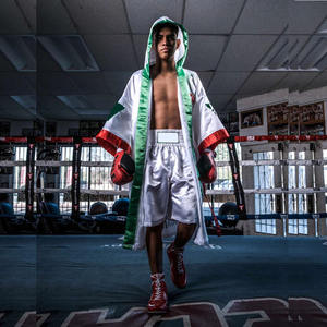 Dernière robe de boxe en soie 100% polyester avec logo personnalisé bavoir de boxe pour hommes avec capuche en vente vêtements d'arts martiaux - Product Image 5