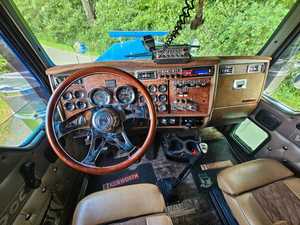 Camion Kenworth W900L d'occasion de 2003, 4 places, 131 000 km, 316 kW, 430 ch, 6 cylindres, transmission automatique - Product Image 2