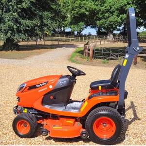 Mini tondeuse à gazon Kubota. - Product Image 3