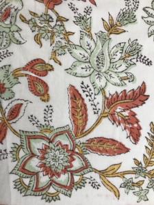 Tela de Algodón Estampada a Mano con Diseño Floral Color Marfil |   Textil Botánico Tradicional de Inspiración Mughal India - Product Image 3