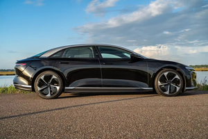 Utilizado cuidadosamente 2023 L UC IDS A.ir Touring Techo de dosel de vidrio AWD de doble motor altamente equipado (kilometraje 30) - Product Image 4