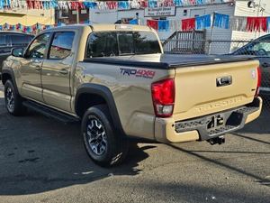 CLEAN 2017 para Tacoma TRD off Road V6 Double Cab 4WD Left Hand Drive - Product Image 6