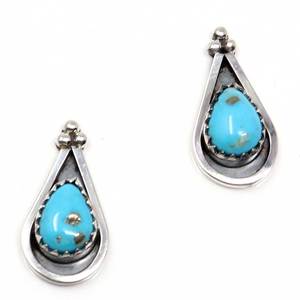 Boucles d'oreilles goutte de larme en argent sterling de Kinsel avec bijoux de charme de réglage de lunette turquoise - Product Image 1