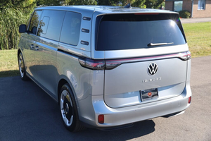 CLEAN PERFECT USED 2024 pour ID.BUZZ PRO S RWD, conduite à gauche, sièges en cuir, caméra de recul, authentique - Product Image 3