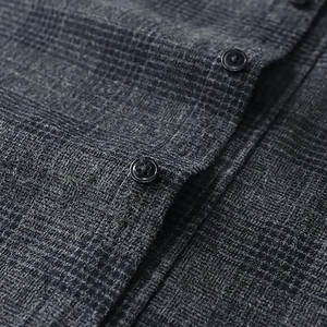 เสื้อเชิ้ตแขนยาวมีสไตล์สำหรับผู้ชายด้วยดีไซน์เข้ารูปและตะเข็บที่ทนทานเพื่อความสบายตลอดวัน - Product Image 3