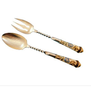 Ensemble de 2 cuillères de mariage en acier inoxydable avec poignée au design vintage de couleur dorée d'Inde, ustensiles de cuisine parfaits pour les hôtels, ensemble de vaisselle - Product Image 1