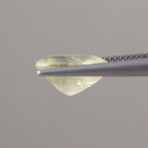 Zafiro Azul Amarillo Natural, Gema Suelta, Certificado IGI, Grado AAA, 11.5x8.5mm, Corte Esmeralda, 5.83 Quilates, Encerado/Lucido Ligero, Fino - Product Image 2