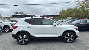 V-o-l-v-o Xc-40 2019 Automático T5 Momentum Sport Utility 4d - Product Image 2