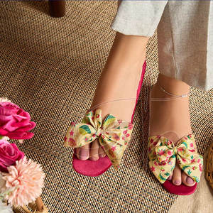 En stock, faible MOQ, sandales antidérapantes pour femmes, dessus en velours durable, semelle extérieure en cuir véritable de qualité supérieure - Product Image 3