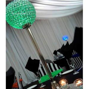 Porte-bougie en cristal décoratif unique, pièce maîtresse de table couleur argent pour la décoration de fêtes de mariage - Product Image 4