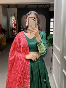 ชุดเลเฮนกาโชลีผ้าไหมแจ็คการ์ดแบบดั้งเดิม ยาวคลุมพื้น พร้อมผ้าคลุมไหล่แบบกั๊กการา สำหรับผู้หญิง สวมใส่ในงานเทศกาล งานปาร์ตี้ ทุกฤดูกาล - Product Image 6