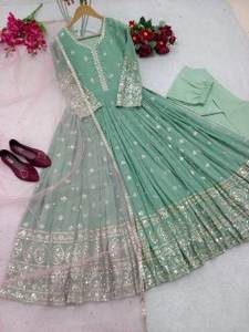 Robe de soirée en soie de designer avec broderie Pent Dupatta et séquences - Product Image 5