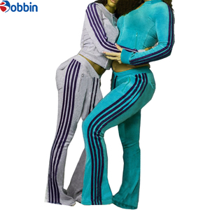 Ensemble de survêtement pour femmes tendance personnalisé, 2 pièces, leggings de sport en velours avec logo, tenues de sport actives d'automne - Product Image 5