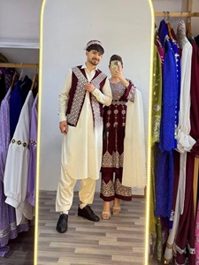 Vestido de Novia Tradicional Étnico Vintage de Pakistán, Largo Hasta el Suelo, de Manga Larga, Hecho a Mano, Personalizable, de Tela, Cultural Pashtún - Product Image 2