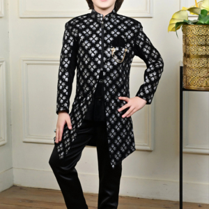 Elegante Sherwani de Seda para Niños, Estilo Real, para Bodas y Fiestas, con Artesanía Étnica de Primera Calidad - Product Image 1
