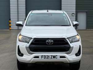 Camioneta Hilux Revo 2024 Usada, Automática, Volante a la Izquierda, 4x4, Diésel Turbo, Asientos Oscuros - Product Image 4