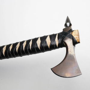 Hache Viking en gros personnalisée Hache de Damas faite à la main Hache Viking gravée Livrée avec gaine en cuir Vente entière Décorative - Product Image 2