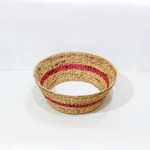 Collar de Árbol de Navidad de Jacinto de Agua Artex Dong Thap, Decoración Tejida con Rayas Rojas - Product Image 4