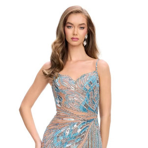 Vestido de Noche Azul Cielo con Escote Corazón, Hecho a Mano con Cuentas, Sin Mangas, Corte en A, Dobladillo Recto de Chifón, 100% Poliéster Ecológico - Product Image 1