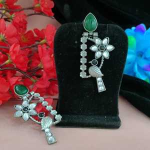 Boucles d'oreilles goutte oxydées de conception Unique de haute qualité bijoux ethniques indiens traditionnels pour les festivals de mariage vêtements décontractés - Product Image 1