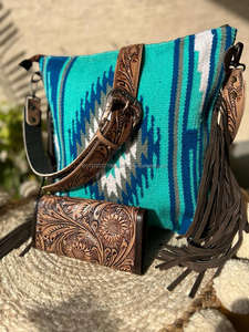 Nouvelle couverture de selle usinée à la main frange sac à franges et portefeuille en cuir usiné à la main de luxe de créateur ensemble combiné pour femmes - Product Image 4