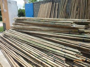 Poteaux de bambou écologiques vietnamiens-Matériaux de construction Poteau de bambou droit solide et naturel de haute qualité - Product Image 5