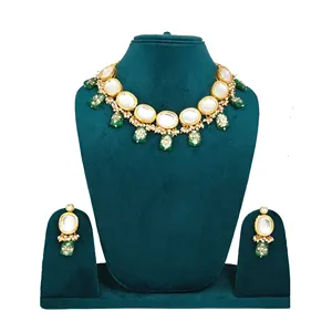 Ensemble de collier en or plaqué 24 carats avec perles vertes Kundan et travail Meenakari, bijoux en cuivre fin - Product Image 3