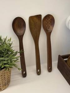 Ensemble d'ustensiles de cuisine en bois d'acacia naturel de qualité supérieure Cuillères de service Spatules Ustensiles de cuisine antiadhésifs Cuisson en bois massif faite à la main - Product Image 3