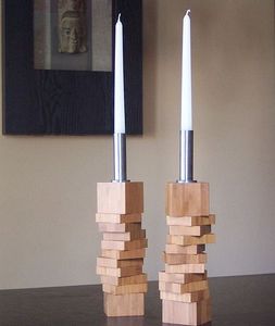 Portavelas de madera contemporáneo, perfecto para necesidades de decoración elegante, que ofrece un diseño minimalista y elegante con tacto de madera natural. - Product Image 3