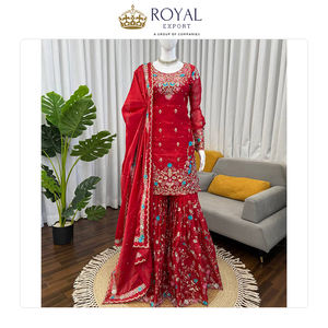 Dernière collection de costumes Sharara pour mariage, design et style modernes, en soie JMC avec travail de séquence de fils et travail de rivets Moti - Product Image 6