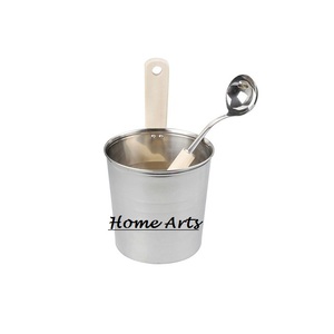 Seau et louche de sauna de couleur argentée d'acier inoxydable avec la poignée en bois meilleure qualité seau de station thermale au prix concurrentiel - Product Image 1