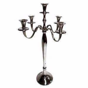 Hermosos candelabros de metal hechos a mano para bodas en la iglesia adecuados para la iluminación del altar y decoraciones florales interiores - Product Image 3